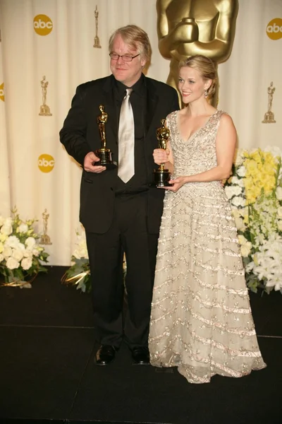 Phillip seymour hoffman en reese witherspoon — Stockfoto