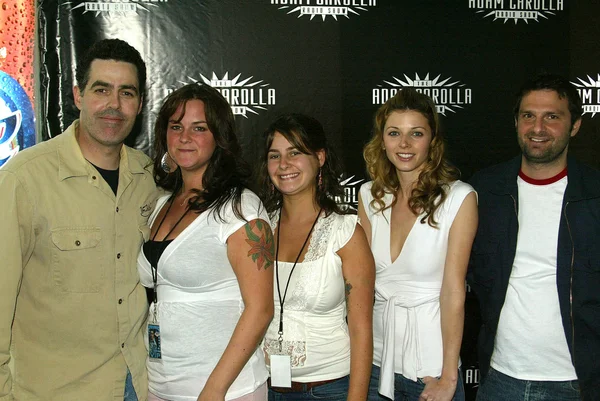 Adam carolla en gasten op de adam carolla radioshow ontmoeten en begroeten. Ghost bar, palms hotel, las vegas, nv. 03-09-06 — Stockfoto