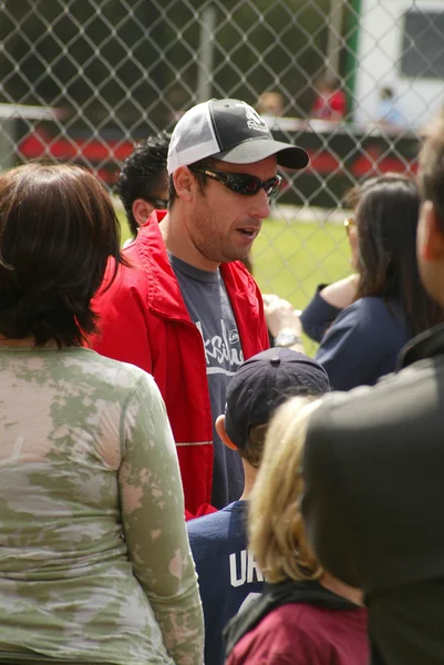 Adam sandler an einem Tag mit den Bankwärmern. Sonnenuntergang Canyon Erholungszentrum, los angeles, ca. 04-02-06 — Stockfoto