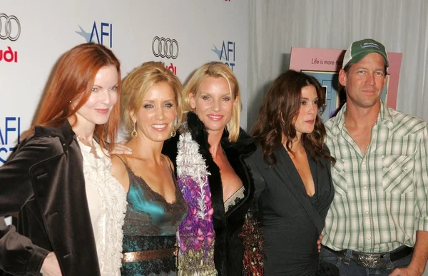 Marcia cross, felicity huffman, nicolette sheridan, teri hatcher a james denton — Stock fotografie