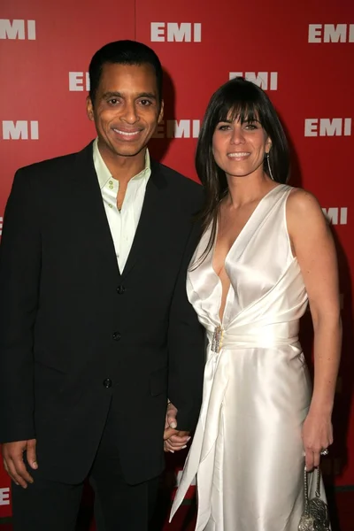 Jon Secada y su esposa Maritere — Foto de Stock