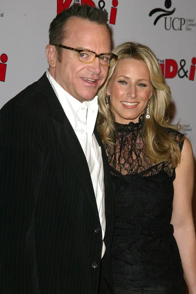 Tom Arnold and wife Shelby — Stock Photo, Image