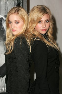 Alyson Michalka, Amanda Michalka