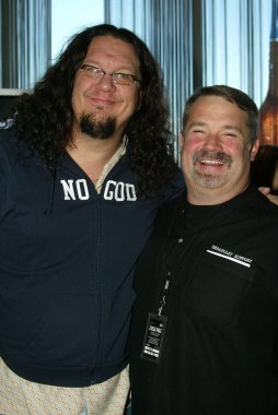 adam carolla radyo programında kayıt canlı