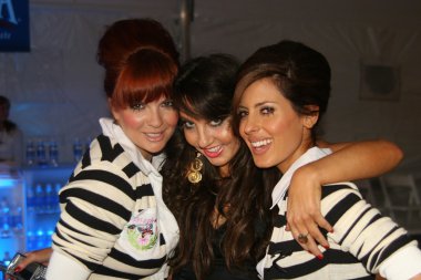 Anna chudoba, niki shadrow, kerri karabag