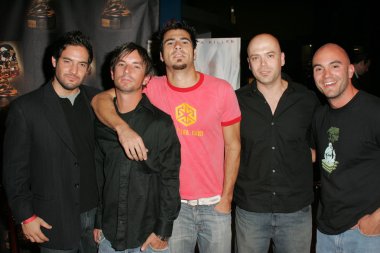 3 1 dünyaya karşı zalim dünya prömiyeri. Loews universal studios sinemalar, universal city, ca. 10-14-05