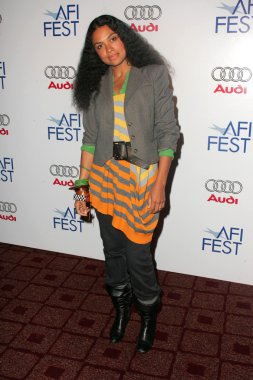 Amel Larrieux