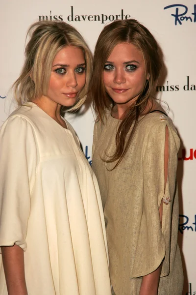 Ashley Olsen, Mary-Kate Olsen — Stock fotografie