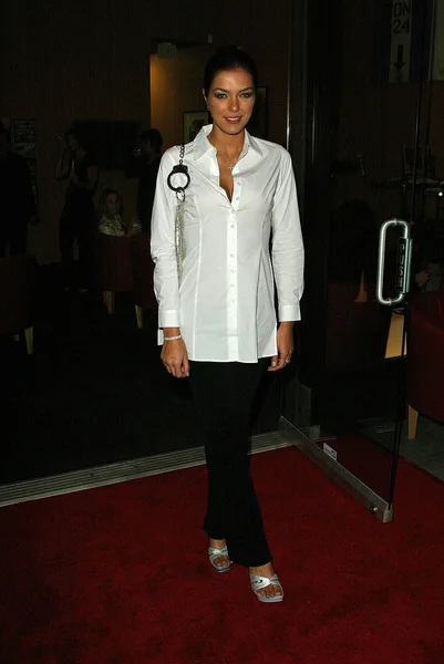 Adrianne Curry na Grande Abertura do Dr. TATTOFF, Beverly Hills, CA 10-15-05 — Fotografia de Stock