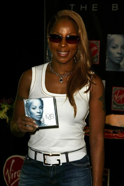 Mary J Blige Apparence en magasin — Photo