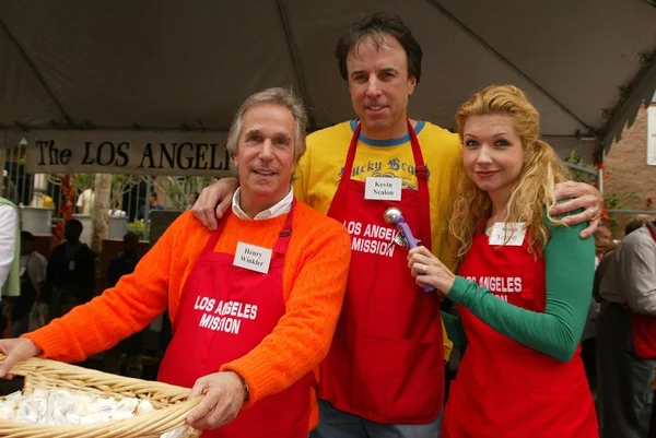 La comida de Acción de Gracias de Los Angeles Mission — Foto de Stock