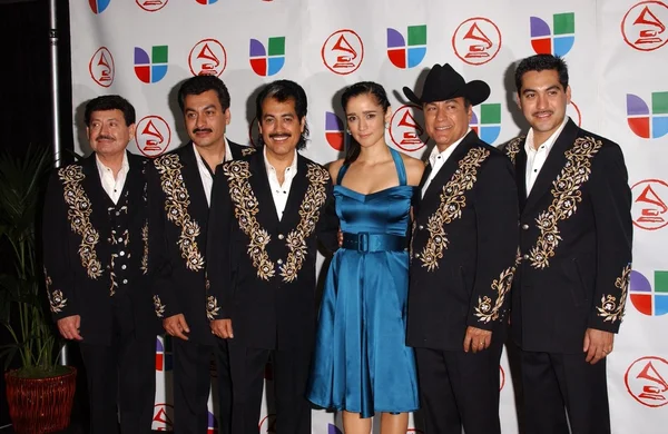 Julieta Venegas and Los Tigres Del Norte — Stock Photo, Image