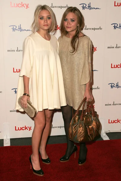 Ashley Olsen, Mary-Kate Olsen — Foto de Stock