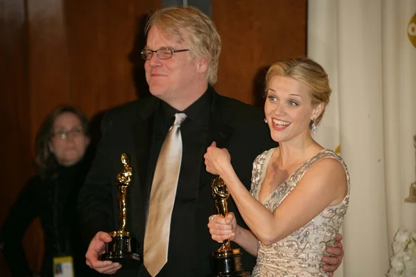 Phillip seymour hoffman i reese witherspoon — Zdjęcie stockowe