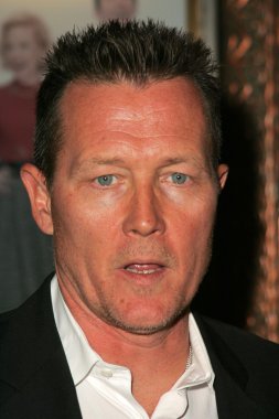 Robert patrickZoe saldano