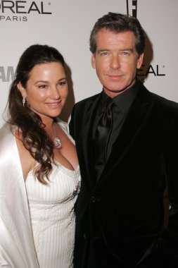 Keely shaye smith ve pierce brosnan weinstein .glamour sonra parti,'deki dergi Altın Küre, tüccar kurban, beverly hills, ca, 01-16-06