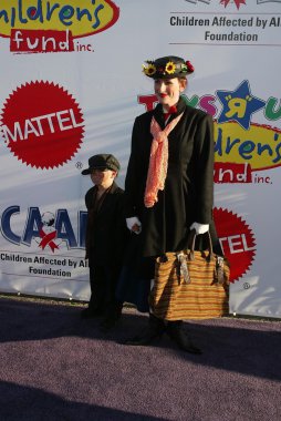 12 yıllık rüya halloween bağış toplama etkinliği