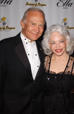 şarkıcılar 14 yıllık ella ödüller Derneği