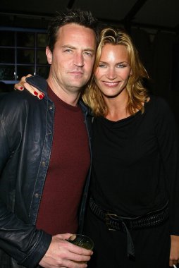 Meghan moda hafta şal parti