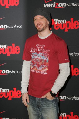 Yıl partisi gencin 4 yıllık sanatçıların