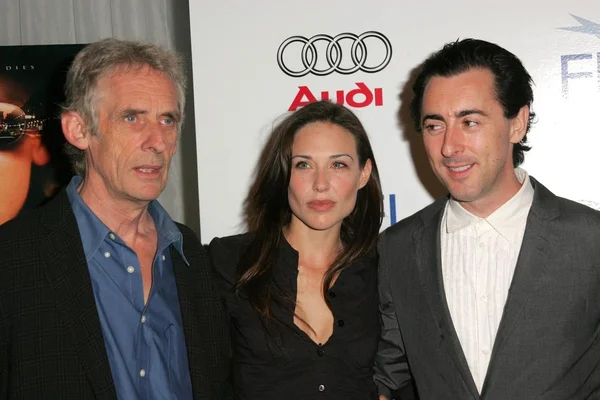 Roger Spottiswoode con Claire Forlani e Alan Cummings — Foto Stock