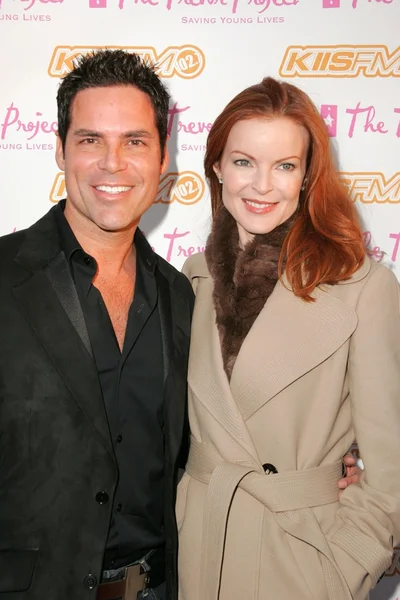 Marcia Cross and friend James Lecesn — Stock Photo, Image