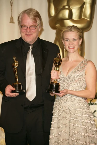 Phillip seymour hoffman en reese witherspoon — Stockfoto