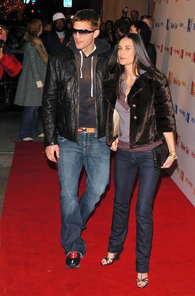 Ashton Kutcher y Demi Moore — Foto de Stock