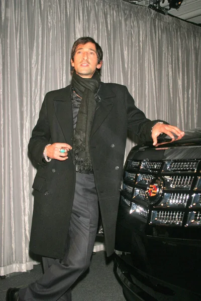 Адриен Броди на праздновании роскоши Chrome Couture с Cadillac Escalade 2007, Royal Drive, Beverly Hills, CA 11-09-05 — стоковое фото
