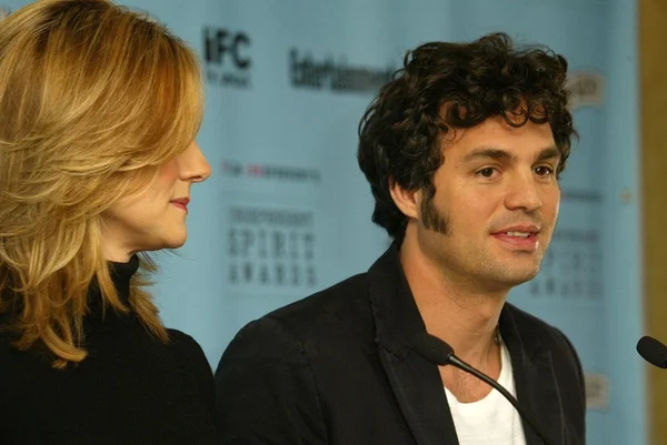 Laura linney och mark ruffalo — Stockfoto