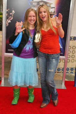 Amy Bruckner, Ashley Benson