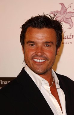 8 yıllık lili claire Vakfı yararına