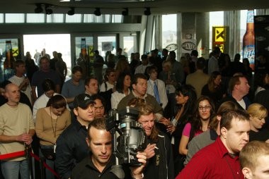 adam carolla radyo programında kayıt canlı