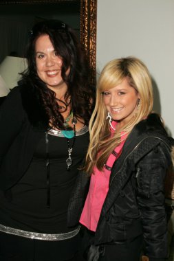 fileena bahris ve ashley tisdale