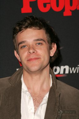 Yıl partisi gencin 4 yıllık sanatçıların