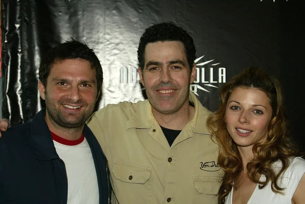 Adam Carolla e os convidados do Adam Carolla Radio Show Meet and Greet. Ghost Bar, Palms Hotel, Las Vegas, NV. 03-09-06 — Fotografia de Stock