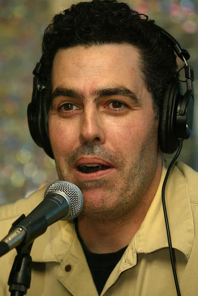 Adam carolla na żywo taping adam carolla radio show. Ghost bar, palms hotel, las vegas, nv. 03-09-06 — Zdjęcie stockowe