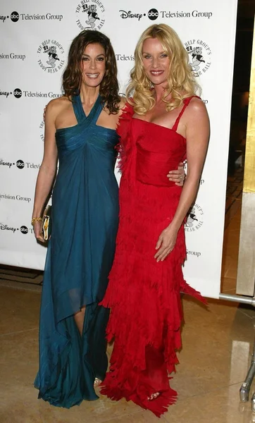 Teri Hatcher e Nicolette Sheridan — Fotografia de Stock