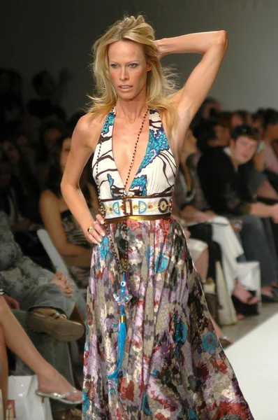 Mercedes-benz Güz 2006 Los Angeles moda hafta 5 gün — Stok fotoğraf