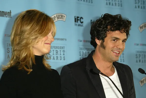 Laura Linney y Mark Ruffalo — Foto de Stock