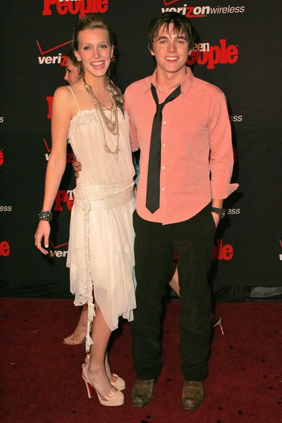 Katie Cassidy and Jesse McCartney at the Teen 4th Annual Artists of the Year Party, Element, Hollywood, CA 11-22-05 — Stock Photo, Image