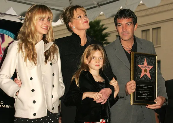 Antonio Banderas, Melanie Griffith, Stella Banderas, Dakota Johnson