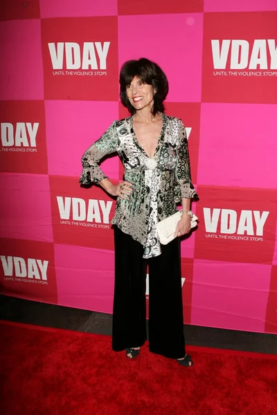Адриенна Барбо на премьере Евы Enslers Хорошее тело в пользу VDAY. Театр Уодсворта, Брентвуд, Калифорния. 02-01-06 — стоковое фото