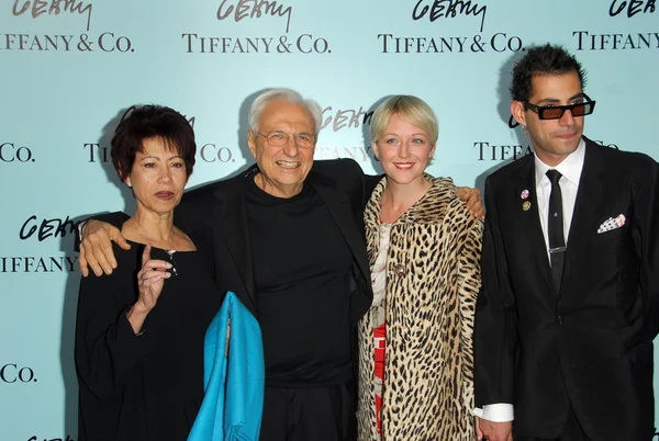 Tiffany & Co. ayudan a lanzar la Colección Frank Gehry Premiere —  Fotos de Stock