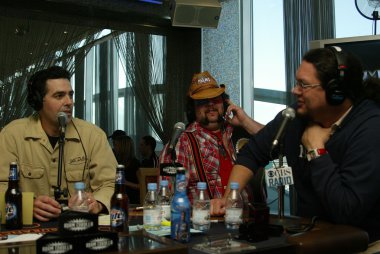 adam carolla tad ile adam carolla radyo programında canlı bir taping, newcomb ve penn jillette. Hayalet bar, palms hotel, las vegas, nv. 03-09-06