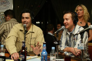 adam carolla ve kurt busch adlı adam carolla radyo programında canlı bir bantla. Hayalet bar, palms hotel, las vegas, nv. 03-09-06