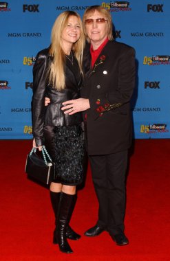 Tom küçük ve arkadaş