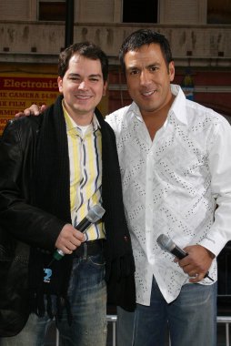 Leo quinones barındıran, kırmızı halı 