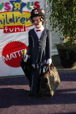 12 yıllık rüya halloween bağış toplama etkinliği