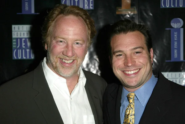 Timothy busfield ve hank steinberg — Stok fotoğraf